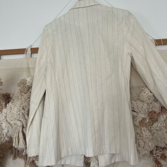 Linen/Cotton Beige Blazer from Ministry of Style - Picture 3 of 3
